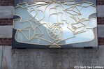 Detail ingang vm Openbare School voor GLO nr. 105.
<br/>
Gert-Jan Lobbes, 2015